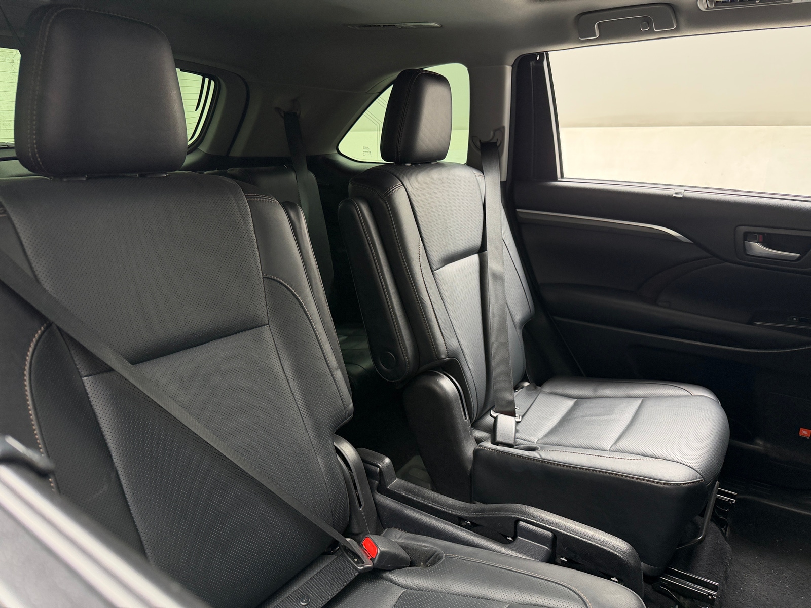 Thumbnail: 2017 Toyota Highlander - 6