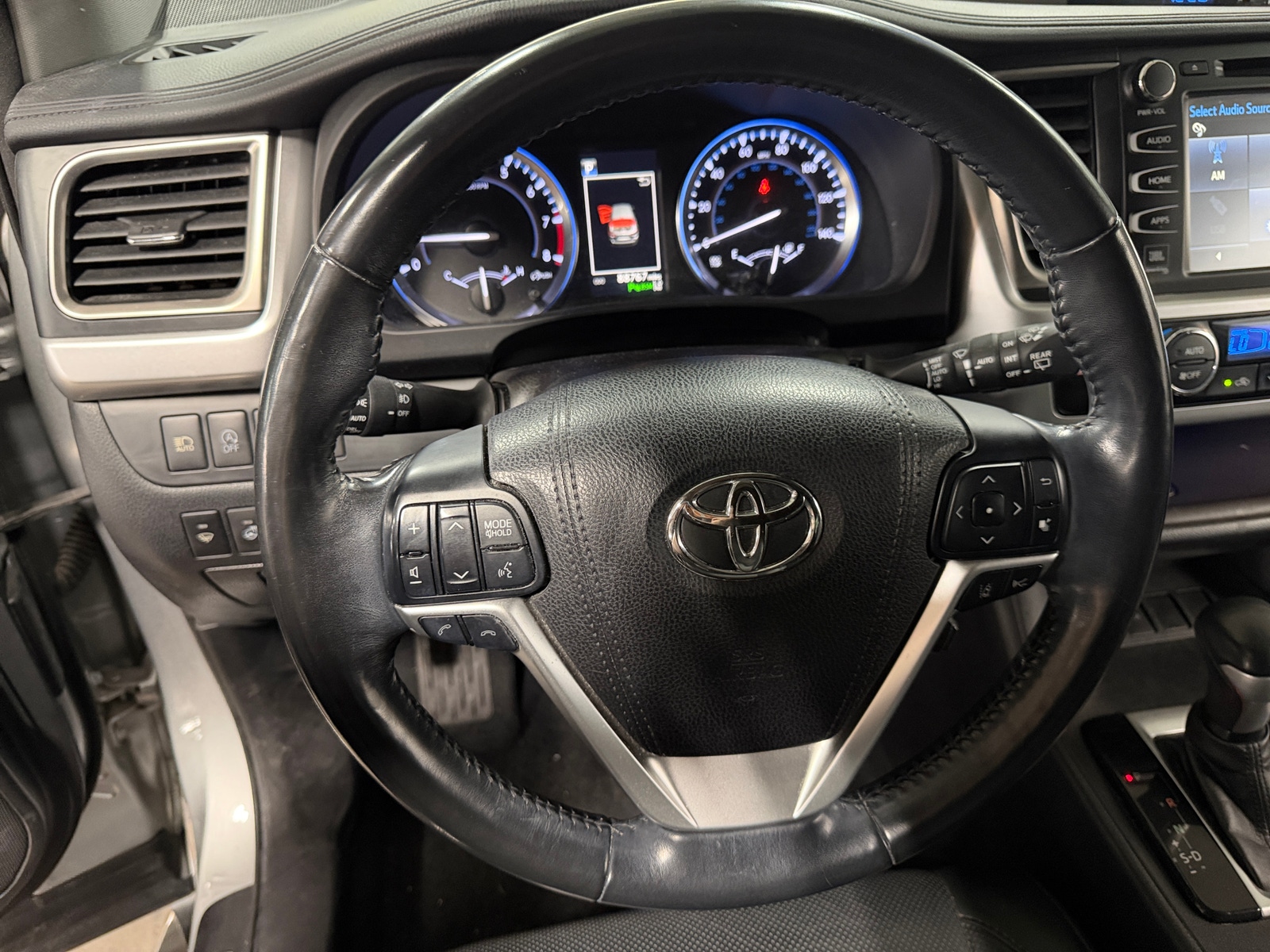 Thumbnail: 2017 Toyota Highlander - 5