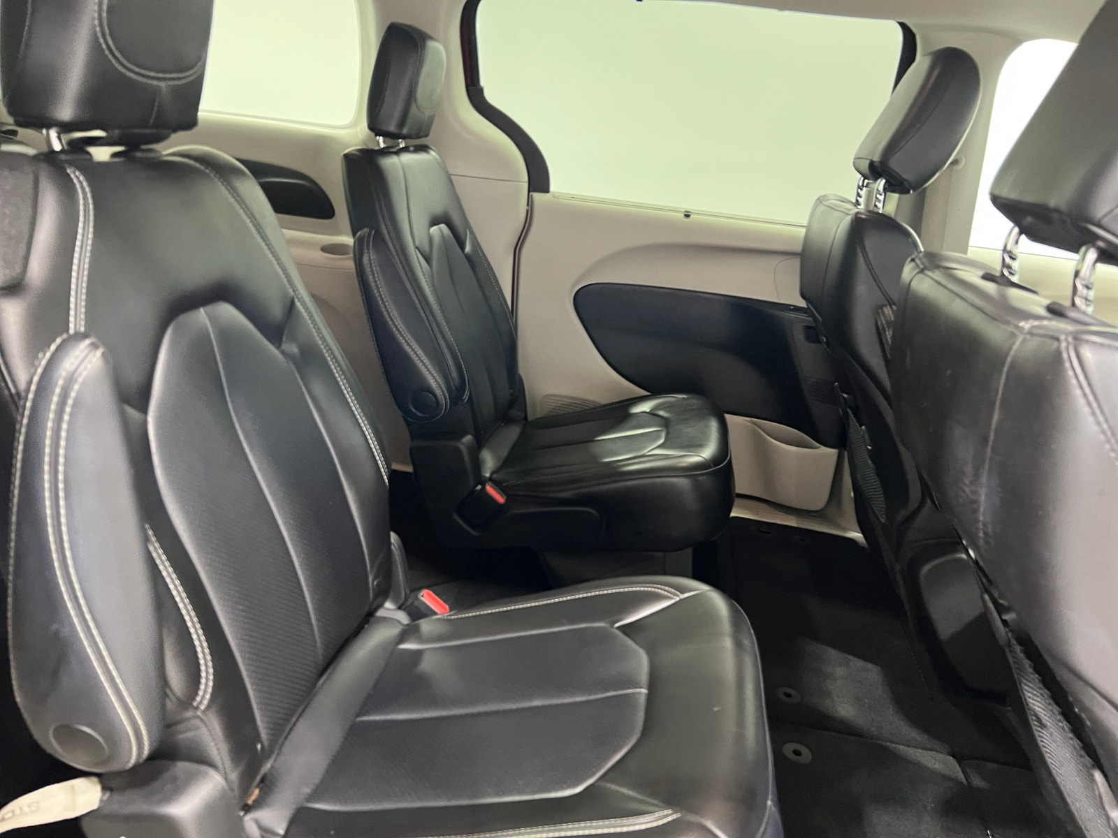 Thumbnail: 2023 Chrysler Pacifica - 5