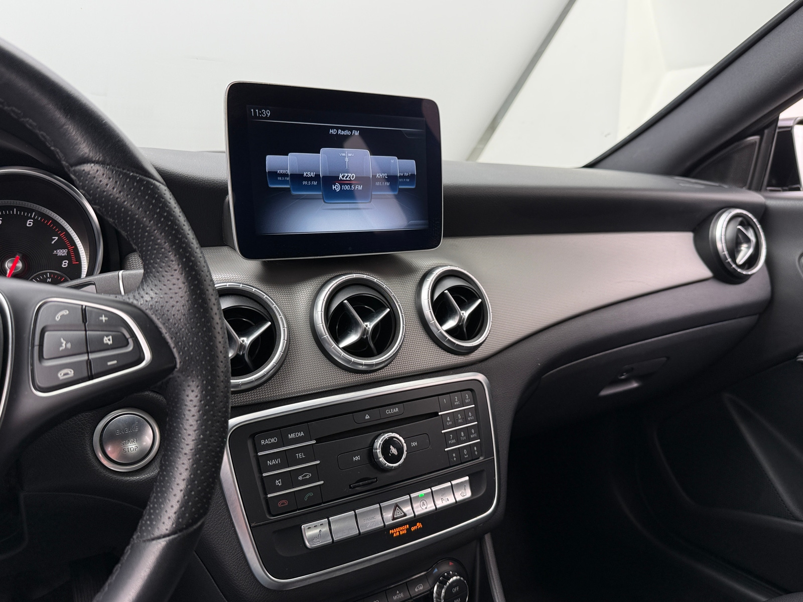 Thumbnail: 2019 Mercedes-Benz CLA - 3