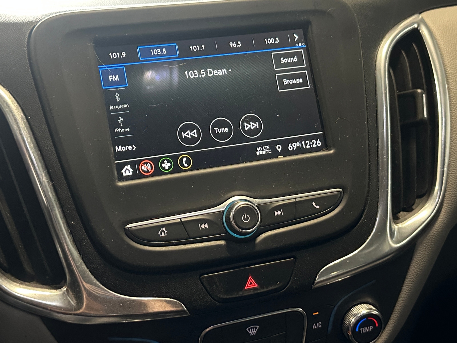 Thumbnail: 2019 Chevrolet Equinox - 4
