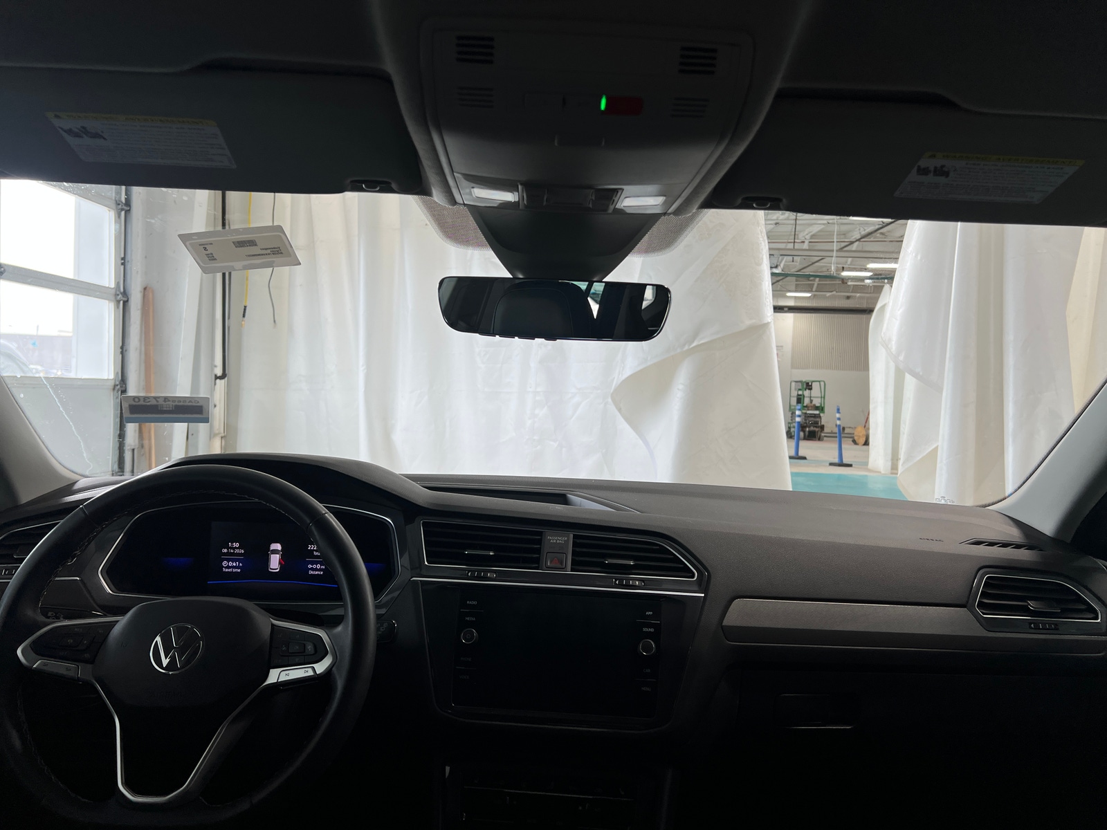 Thumbnail: 2022 Volkswagen Tiguan - 3