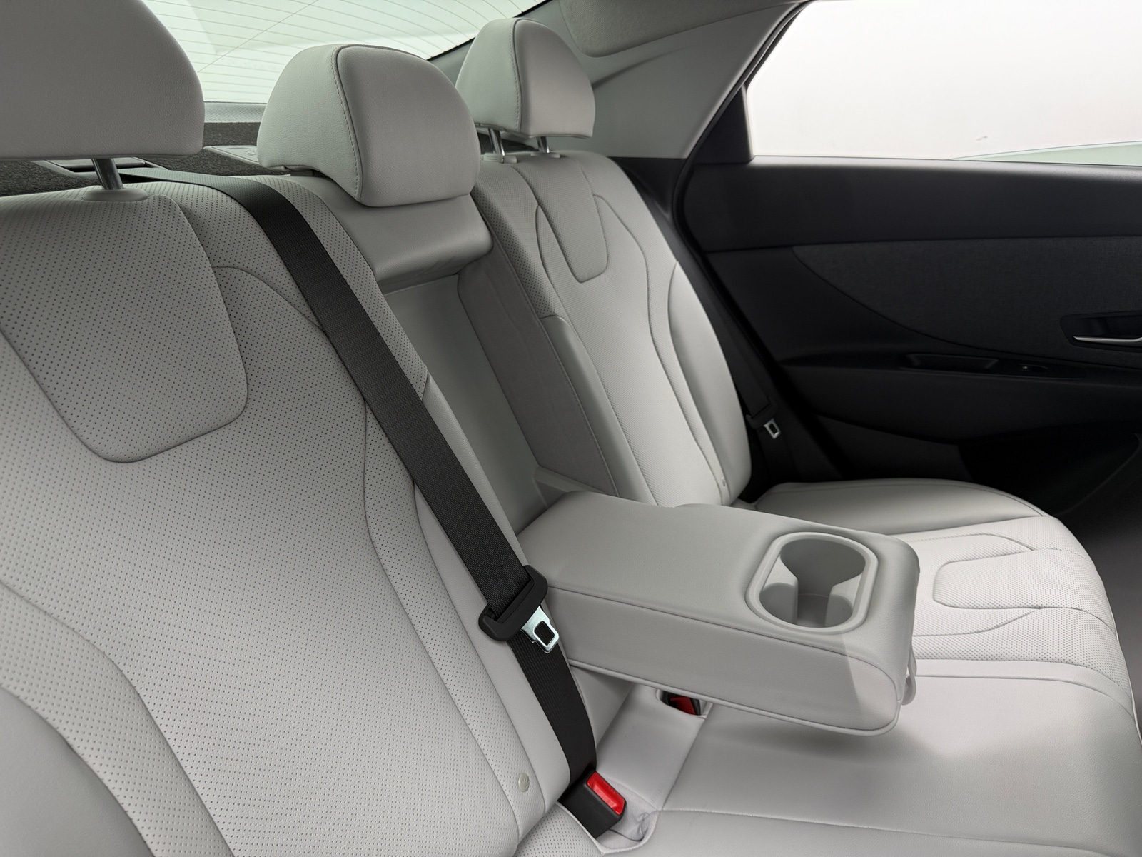 Thumbnail: 2023 Hyundai Elantra - 5