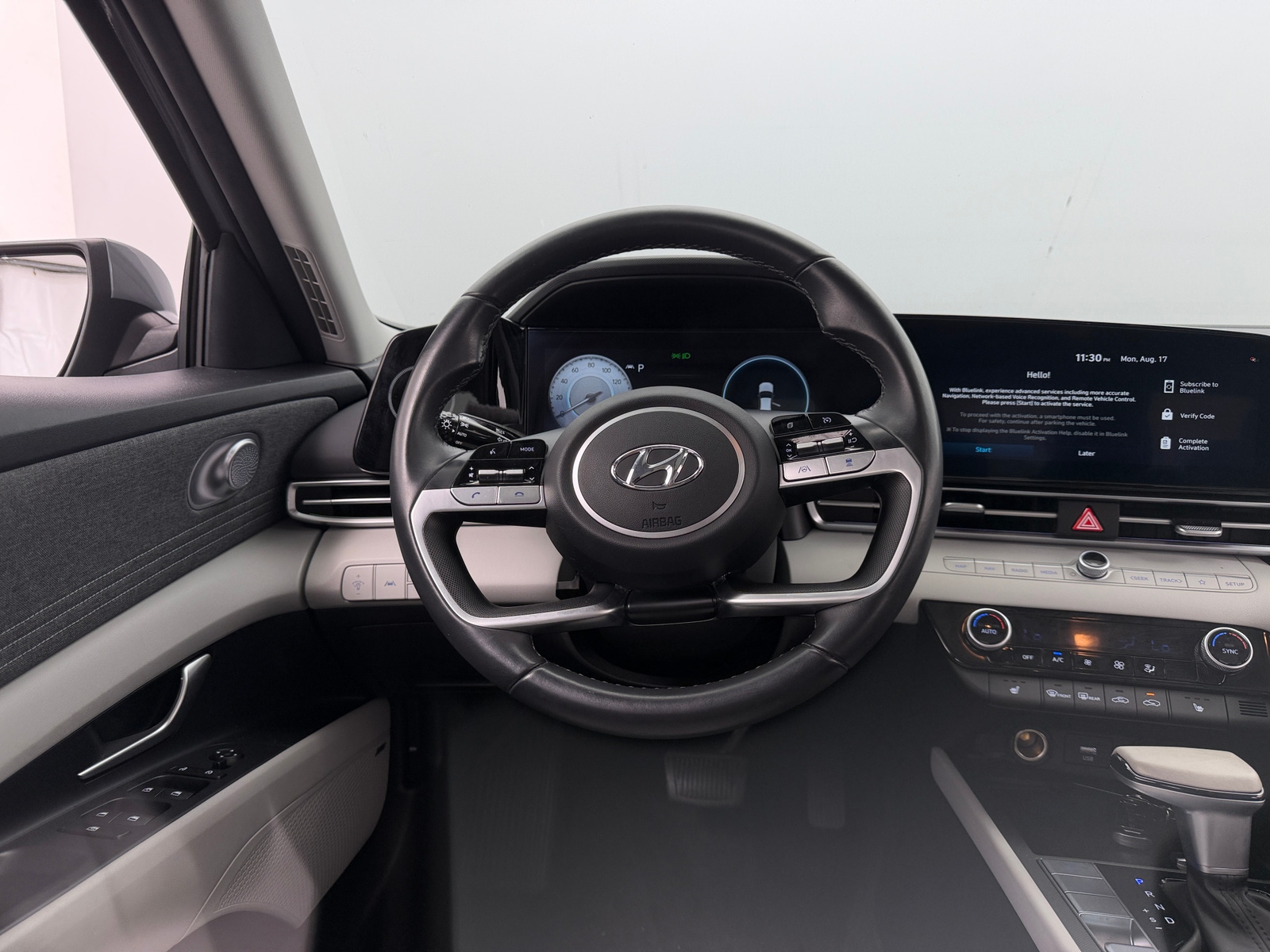 Thumbnail: 2023 Hyundai Elantra - 4