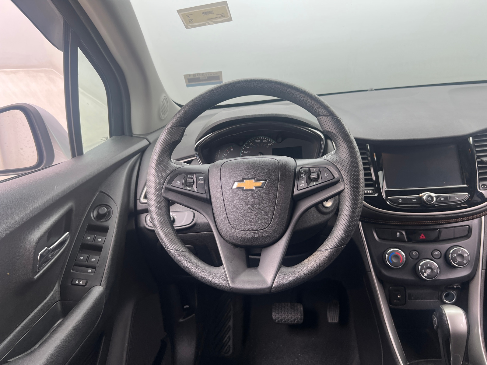 Thumbnail: 2017 Chevrolet Trax - 5