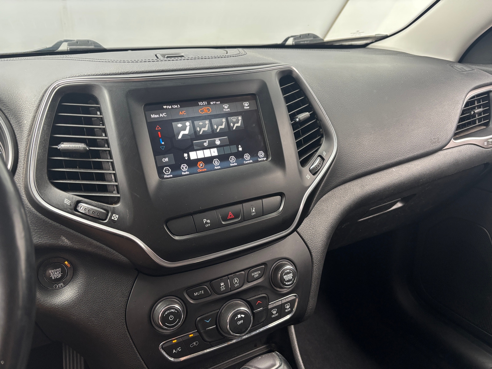 Thumbnail: 2021 Jeep Cherokee - 3