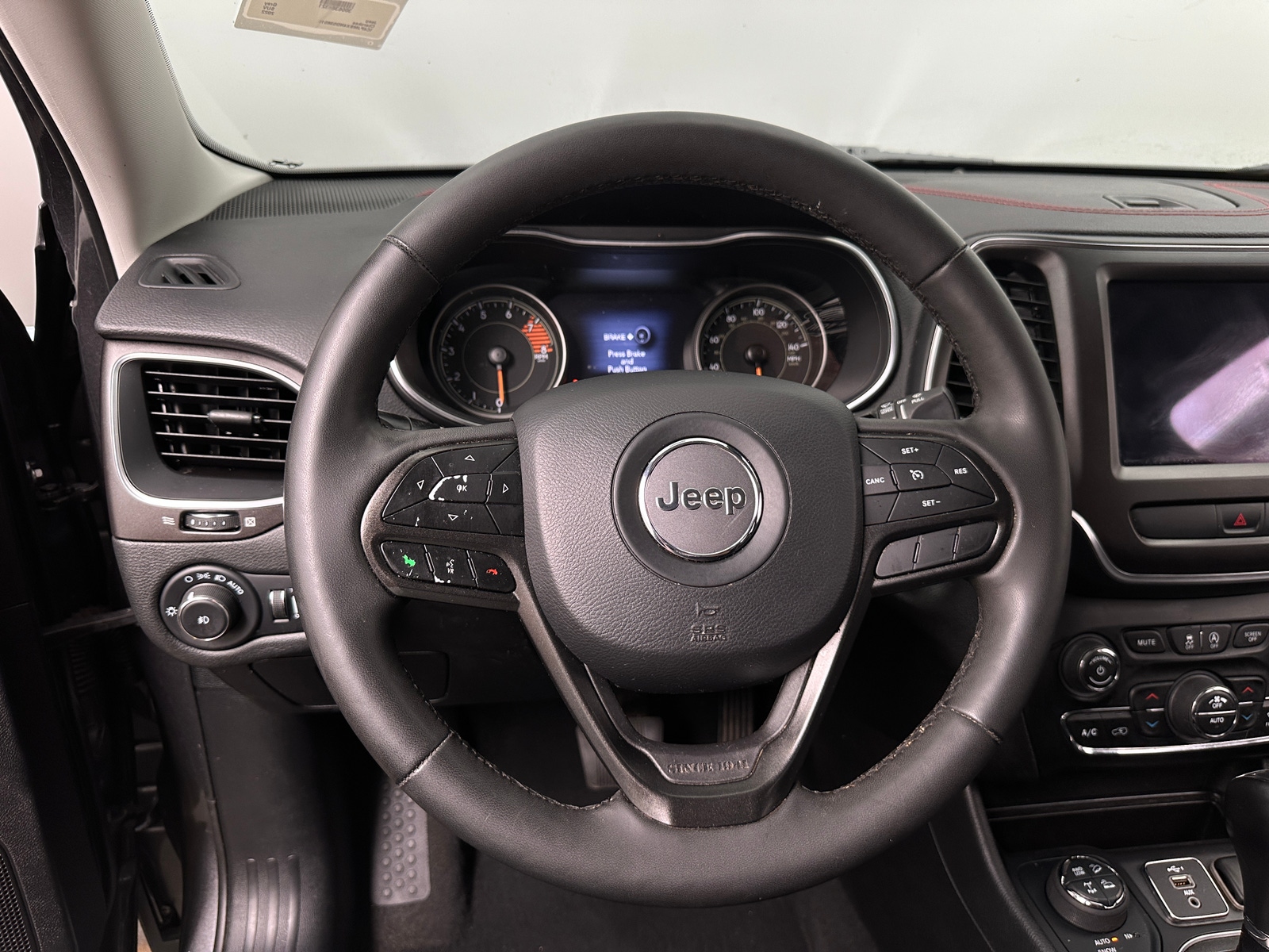 Thumbnail: 2022 Jeep Cherokee - 5
