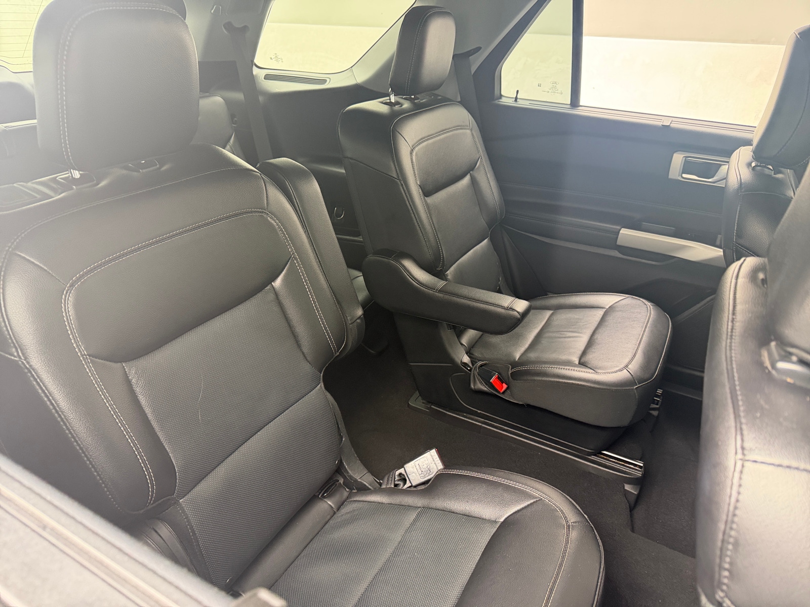 Thumbnail: 2022 Ford Explorer - 5