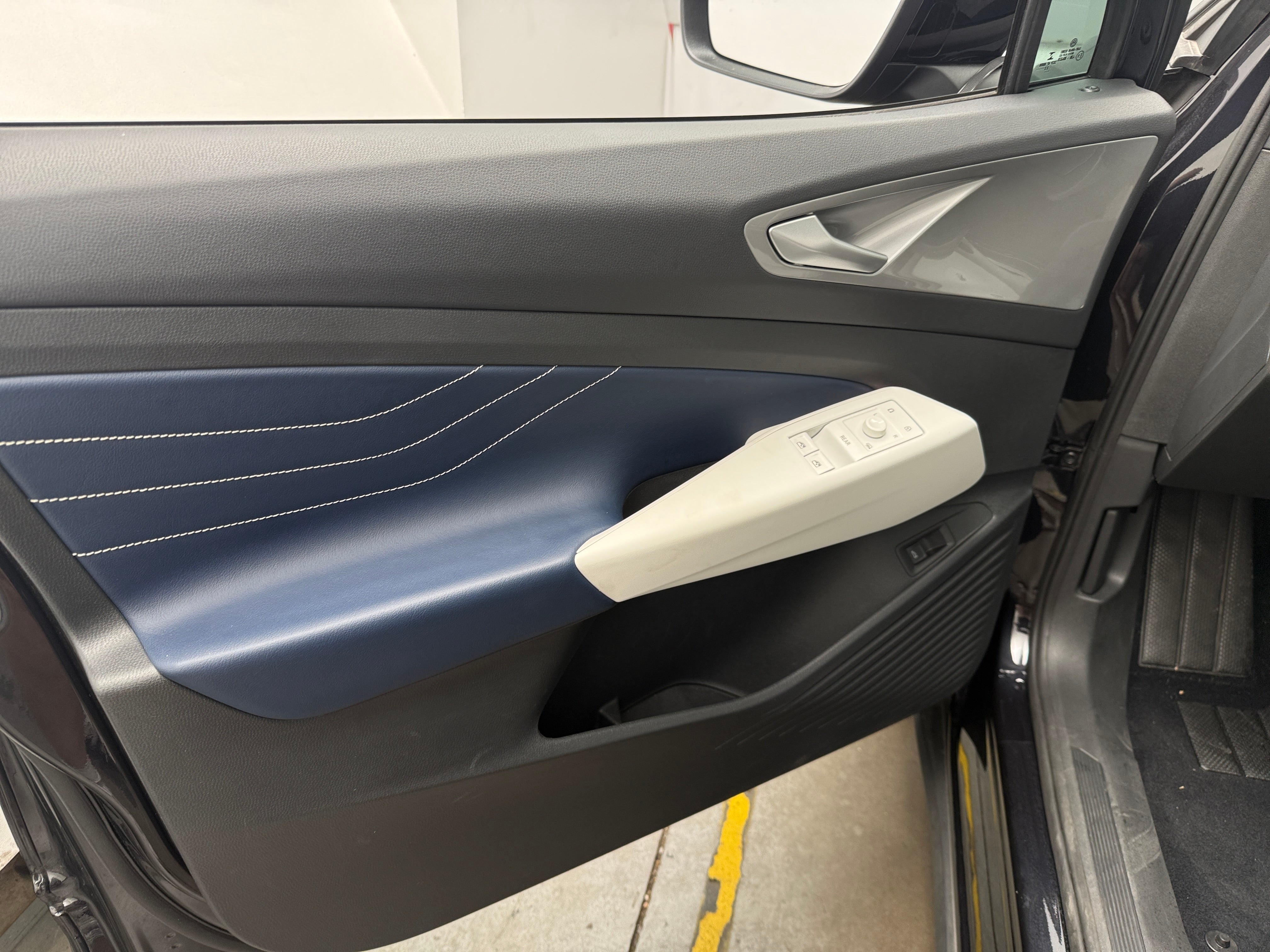 Used 2023 Volkswagen ID.4 PRO S with VIN 1V2GNPE89PC003008 for sale in Auburn, WA