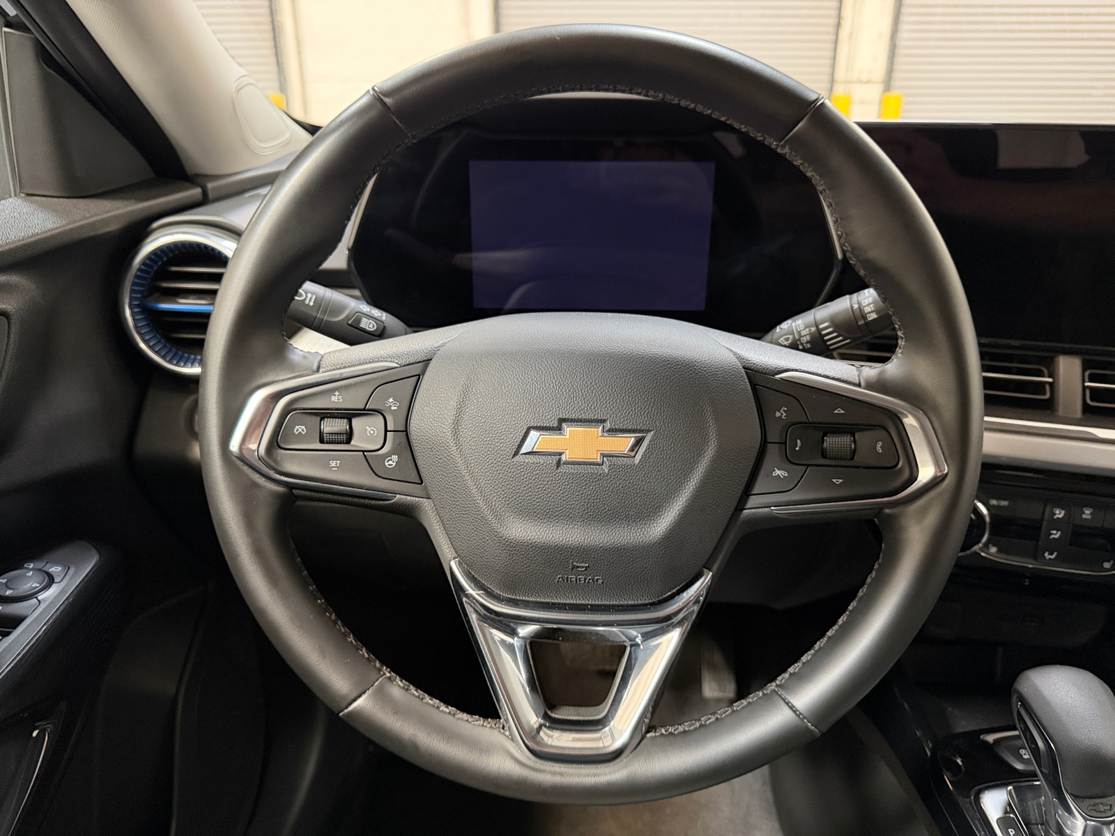 Thumbnail: 2025 Chevrolet Trax - 4