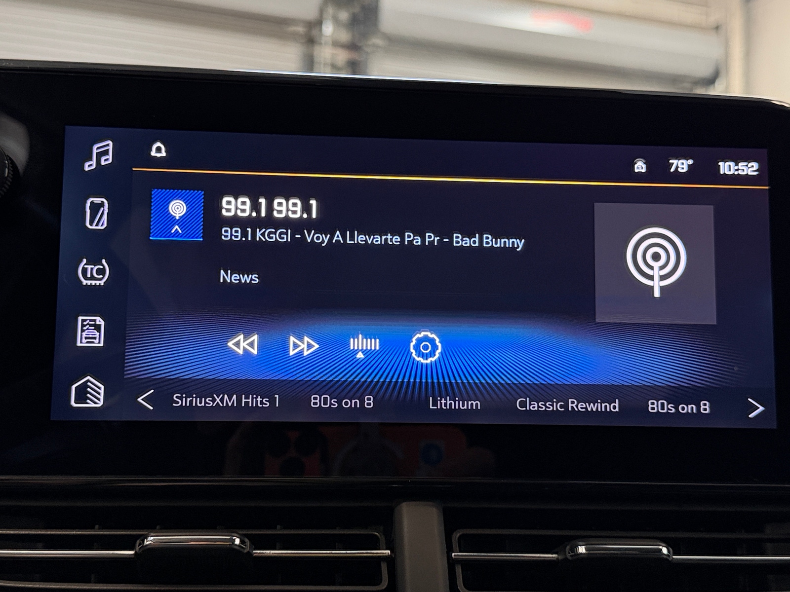 Thumbnail: 2025 Chevrolet Trax - 3