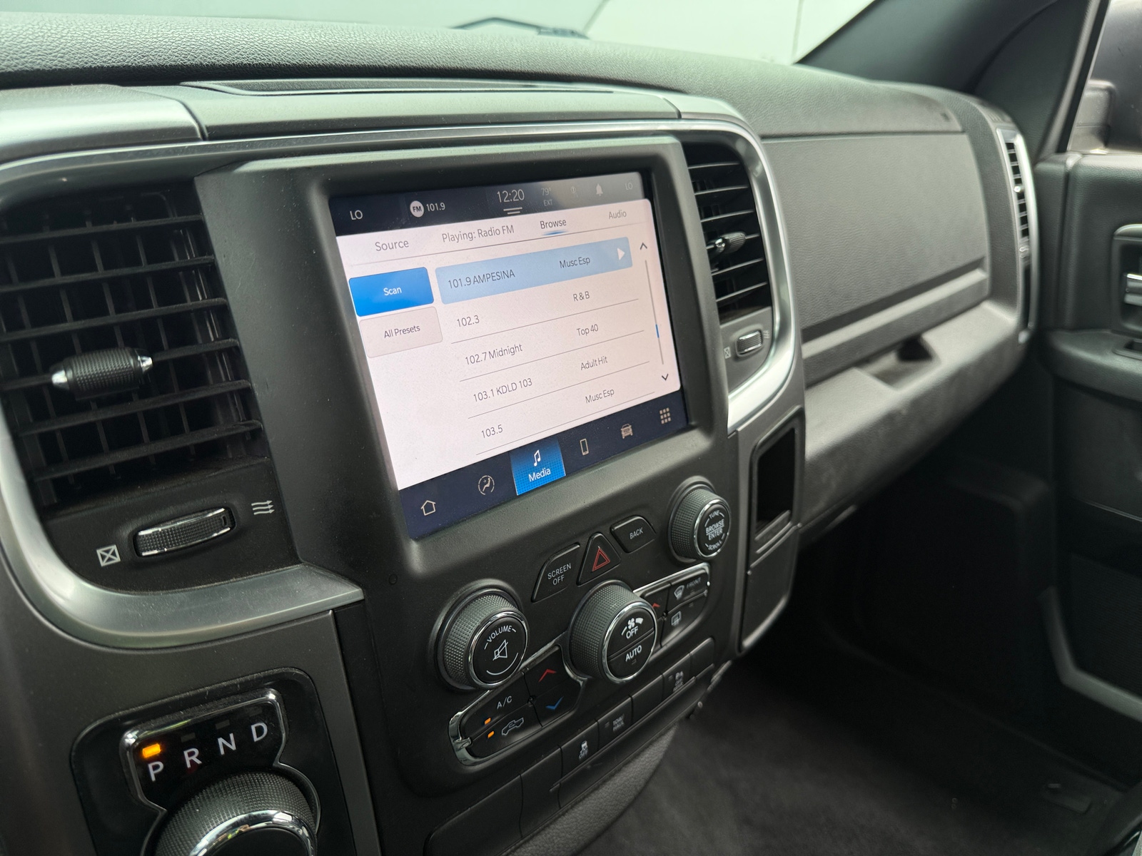 Thumbnail: 2022 RAM 1500 Classic - 4