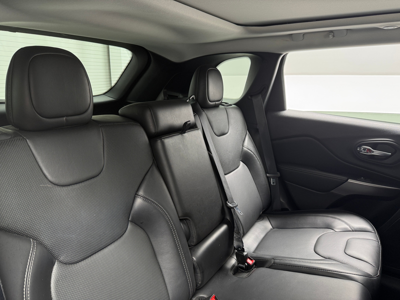 Thumbnail: 2021 Jeep Cherokee - 5