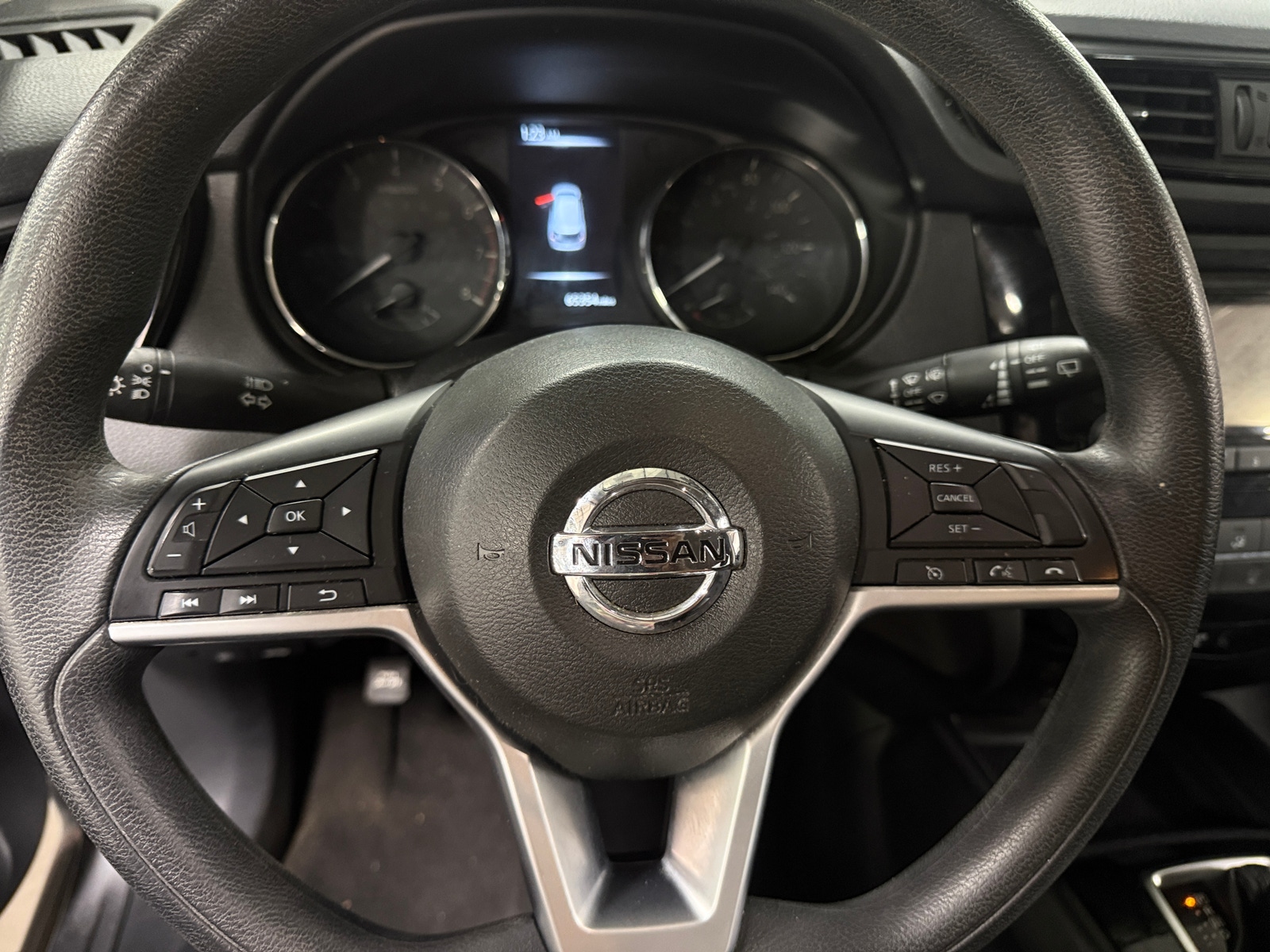 Thumbnail: 2017 Nissan Rogue - 5