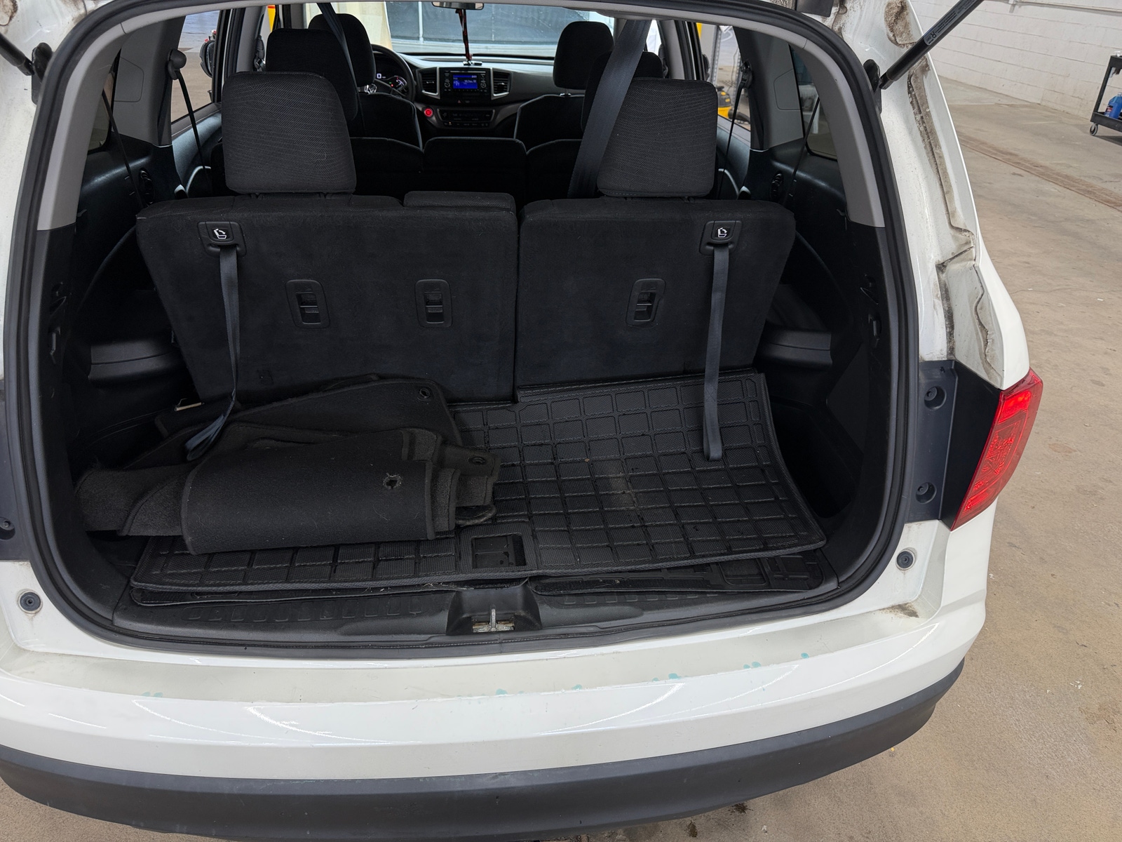 Thumbnail: 2017 Honda Pilot - 7