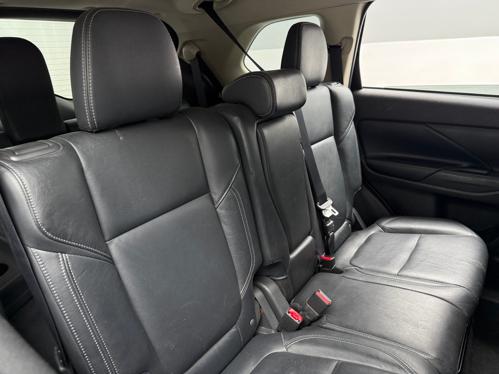 Thumbnail: 2020 Mitsubishi Outlander - 5
