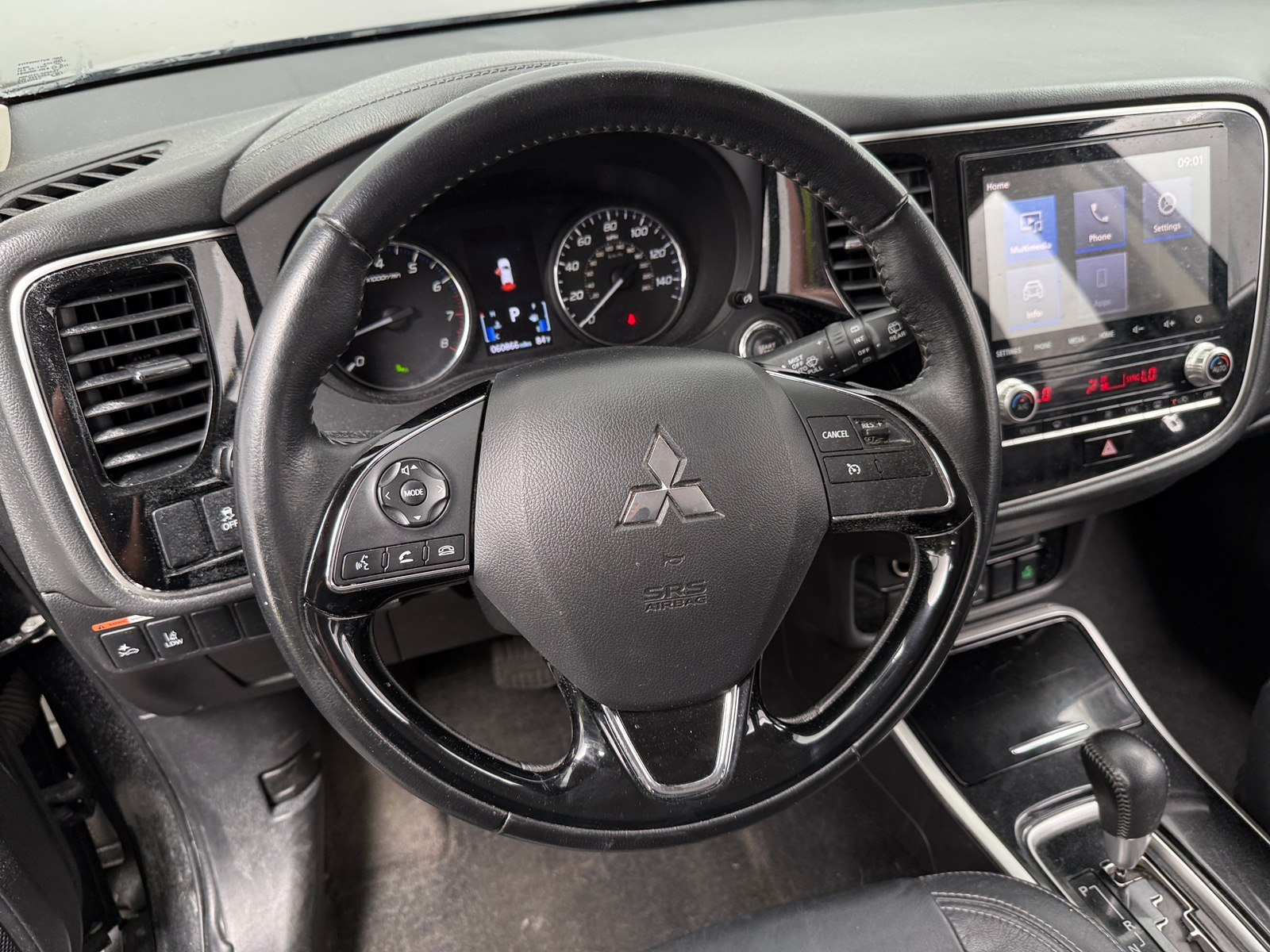 Thumbnail: 2020 Mitsubishi Outlander - 4