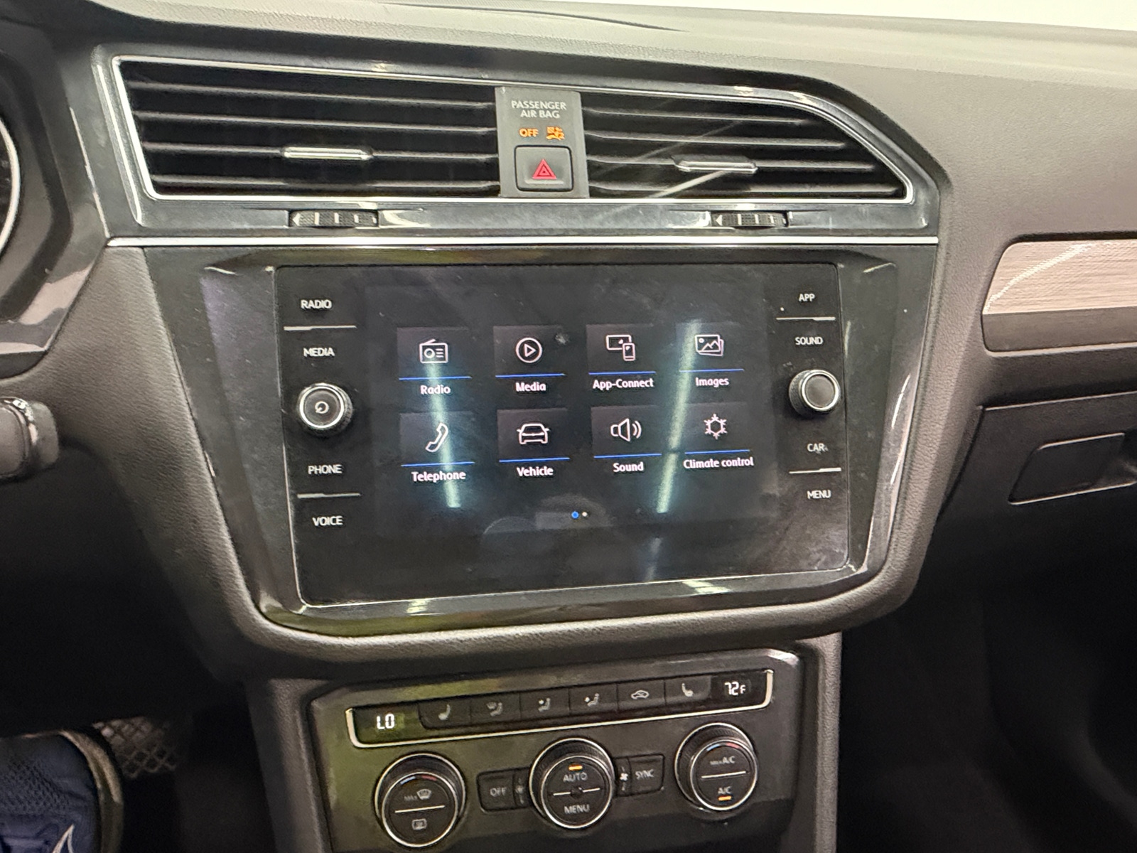 Thumbnail: 2019 Volkswagen Tiguan - 3