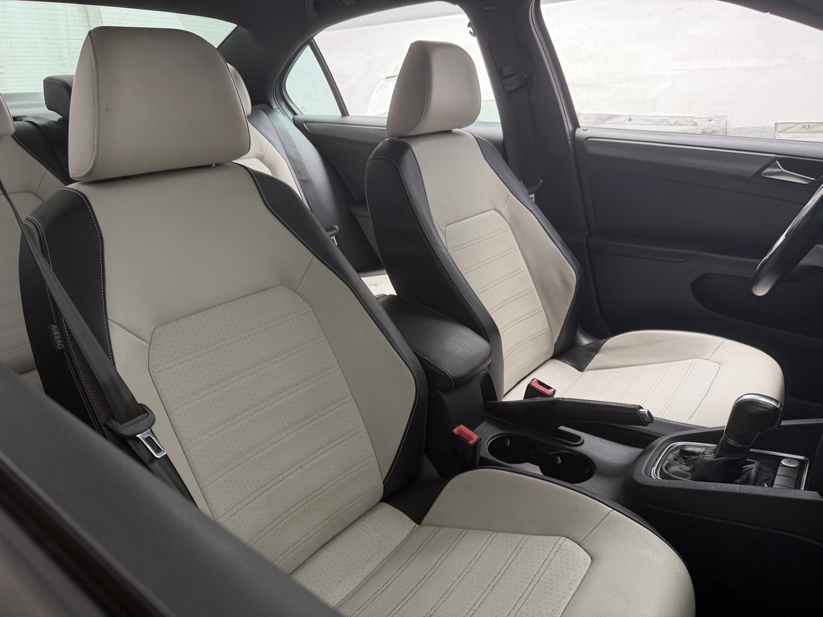 Thumbnail: 2016 Volkswagen Jetta - 2
