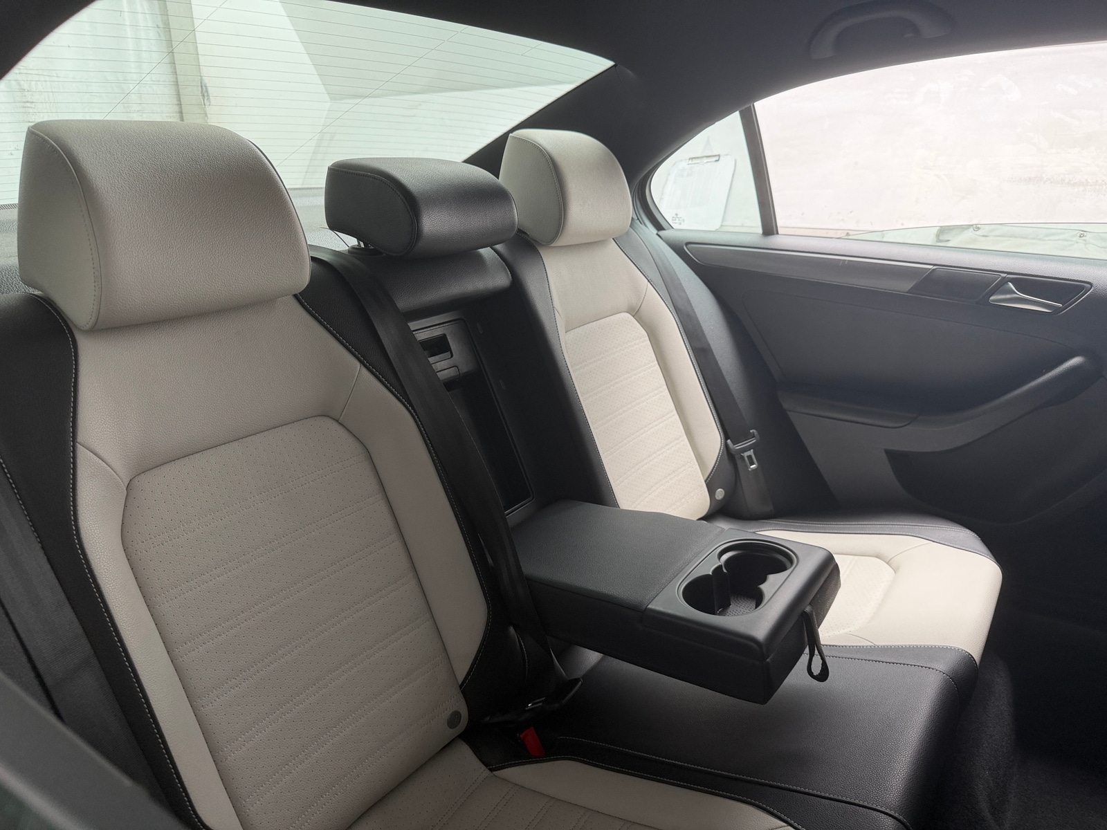 Thumbnail: 2016 Volkswagen Jetta - 6