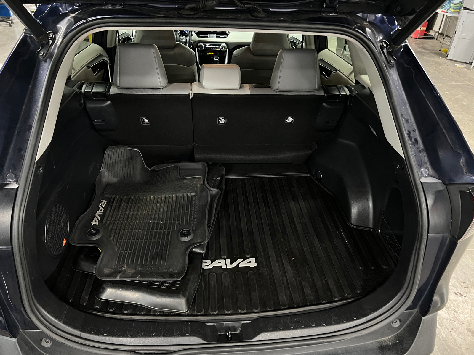 Thumbnail: 2019 Toyota RAV4 - 6