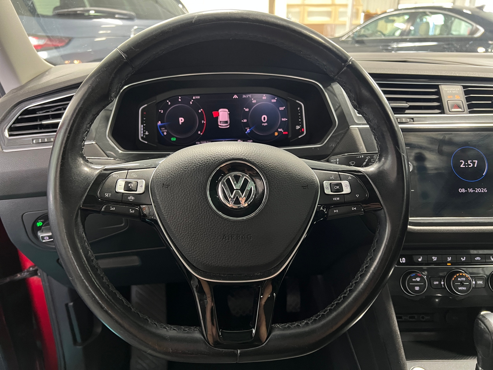 Thumbnail: 2019 Volkswagen Tiguan - 4