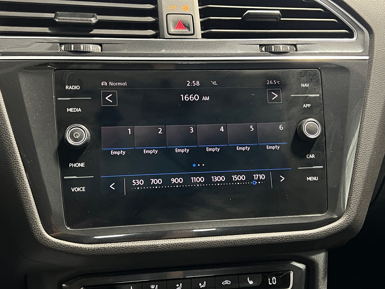 Thumbnail: 2019 Volkswagen Tiguan - 3