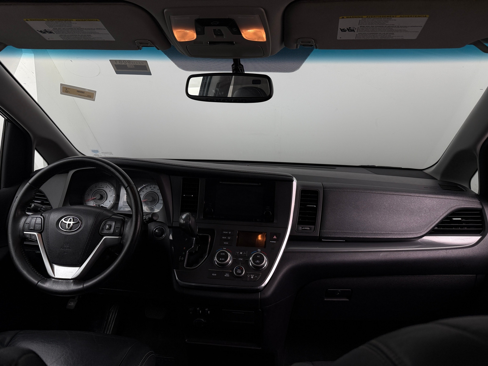 Thumbnail: 2017 Toyota Sienna - 2