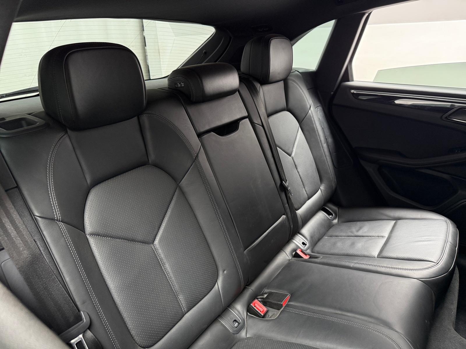 Thumbnail: 2021 Porsche Macan - 5