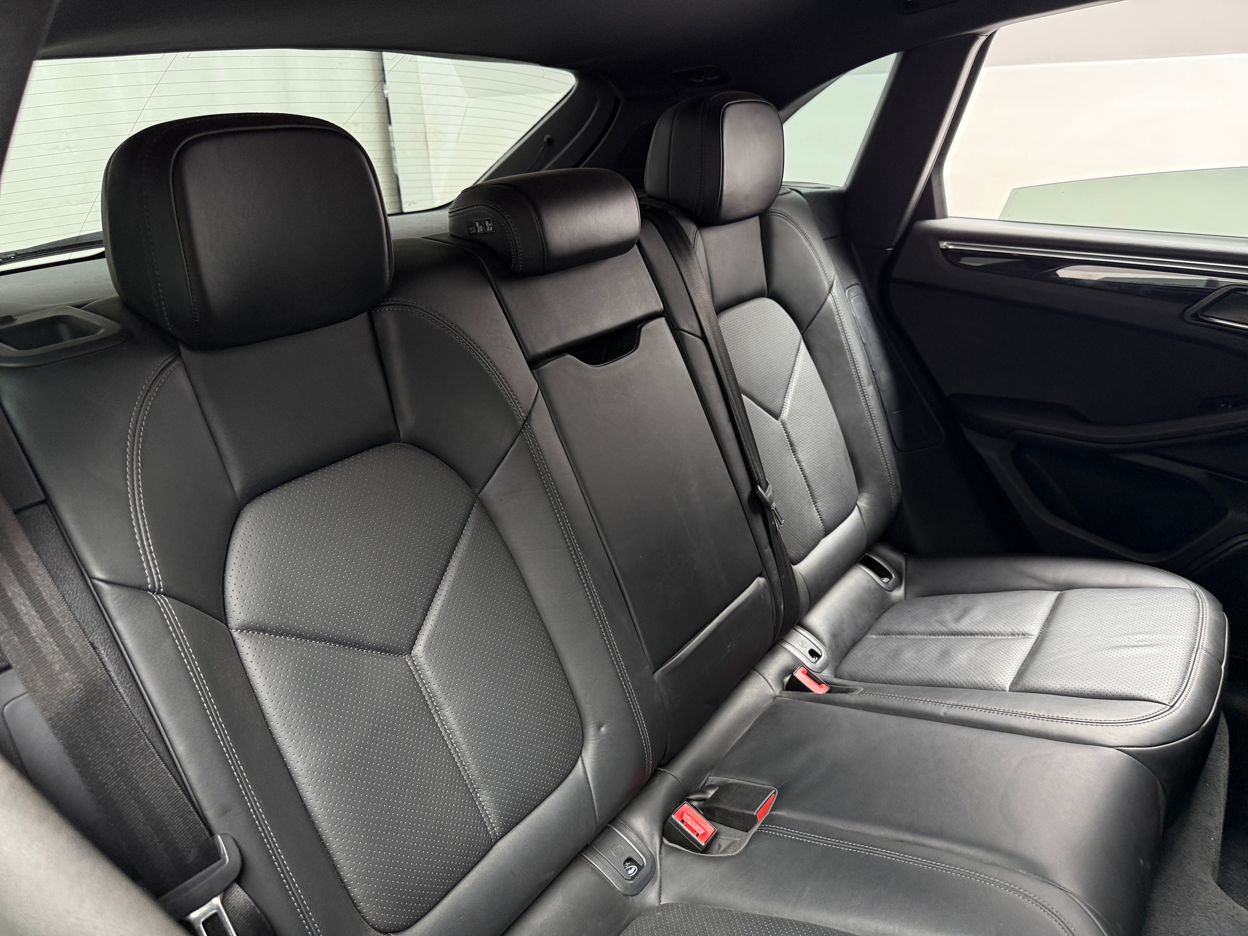 2021 Porsche Macan S - Photo 4