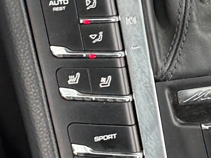 2021 Porsche Macan S - Photo 21