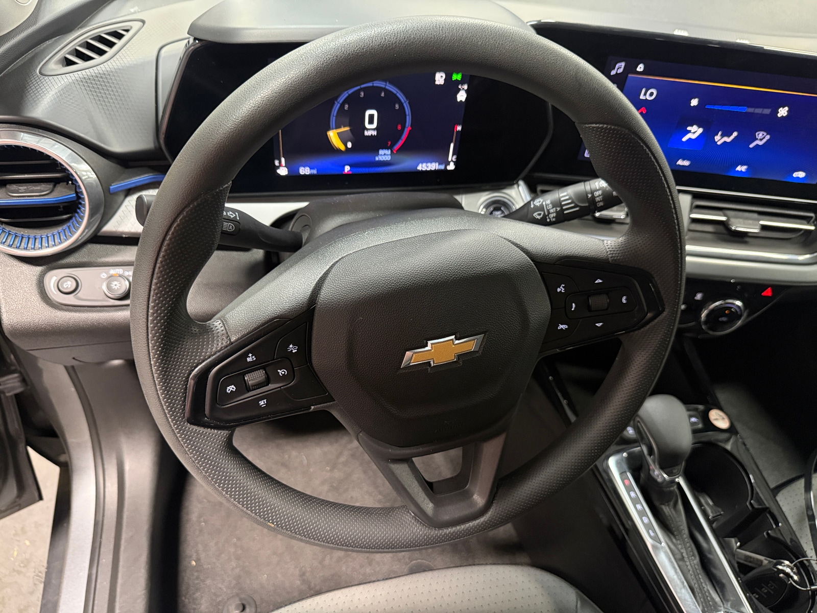 Thumbnail: 2025 Chevrolet Trax - 4