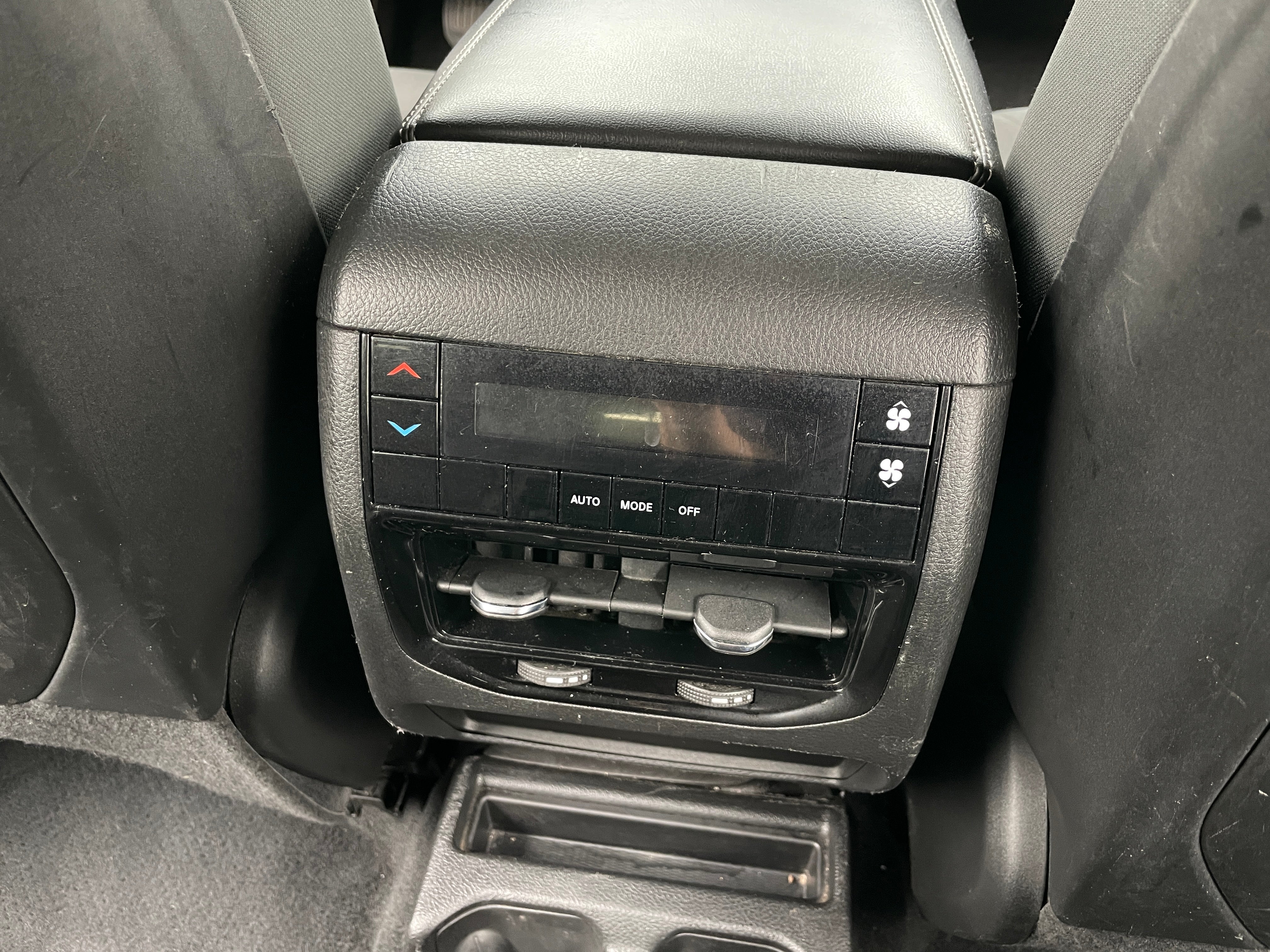 2023 Jeep Grand Cherokee L Laredo - Photo 5