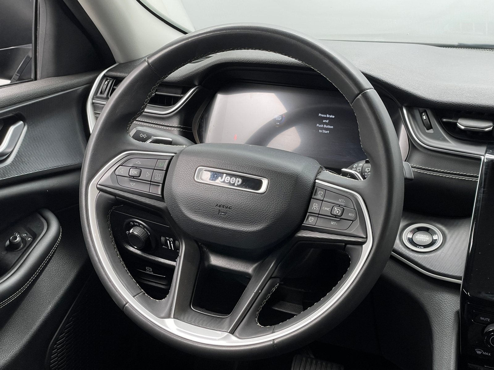 Thumbnail: 2023 Jeep Grand Cherokee L - 5