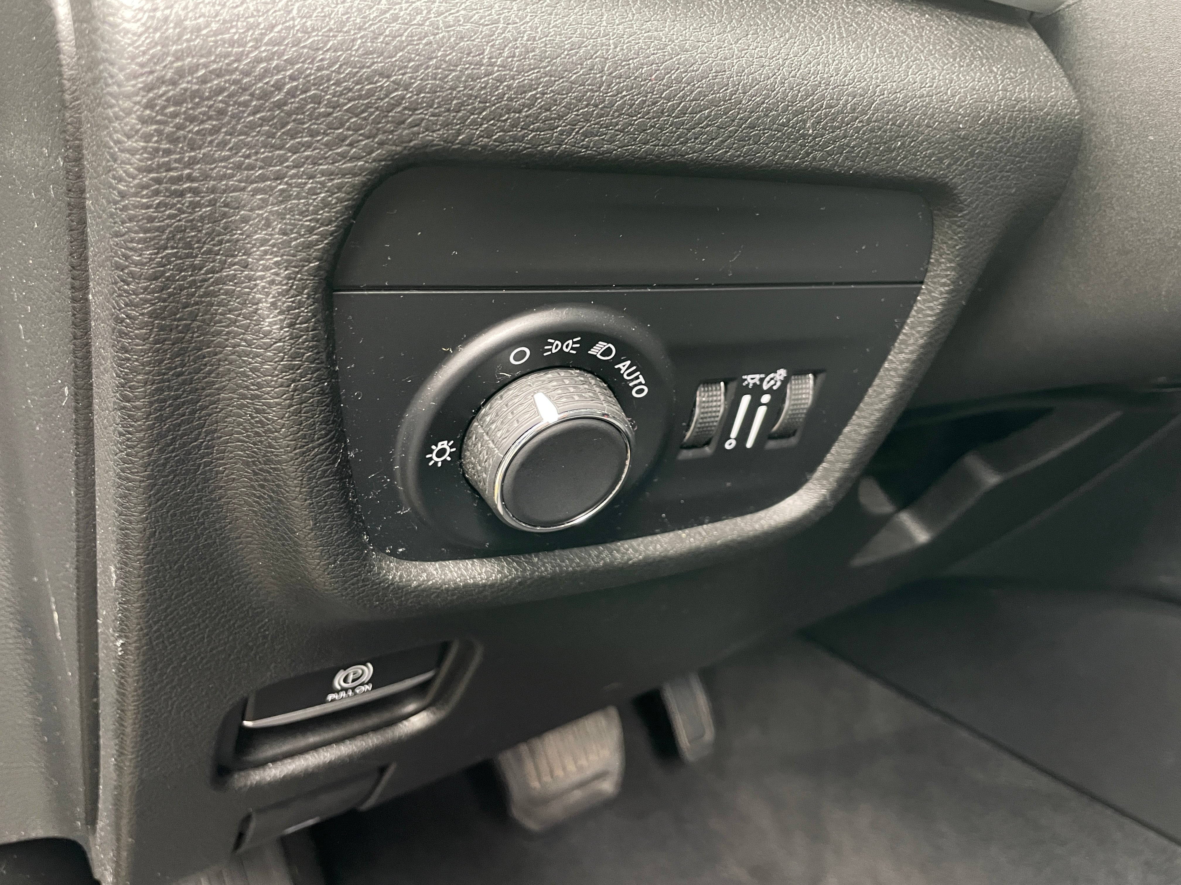 2023 Jeep Grand Cherokee L Laredo - Photo 11