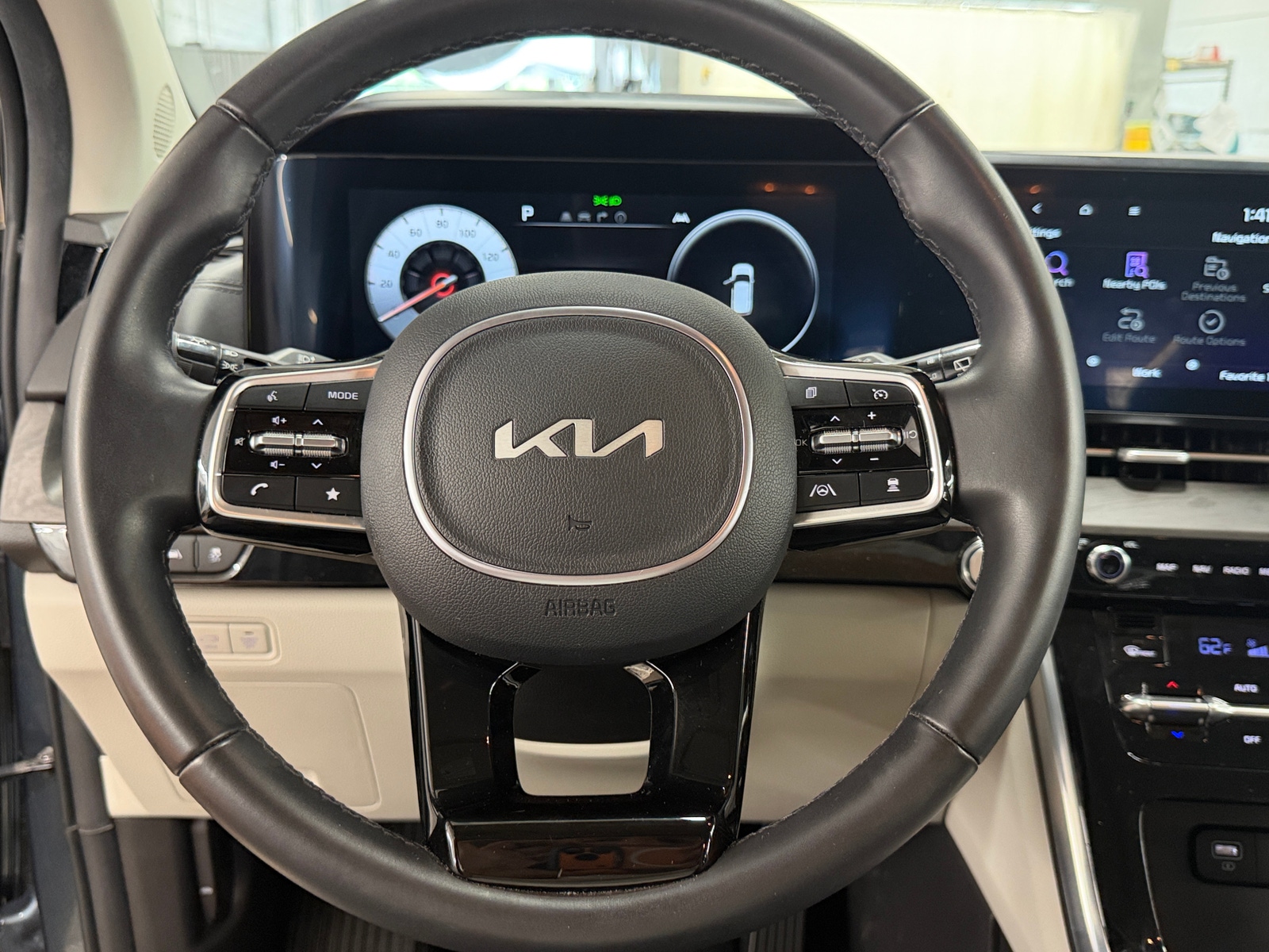 Thumbnail: 2024 Kia Carnival - 4