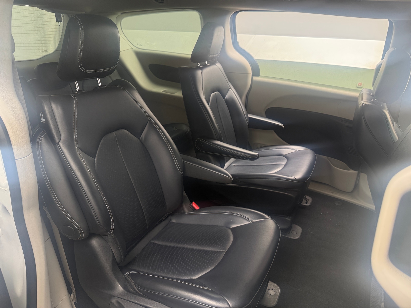 Thumbnail: 2023 Chrysler Pacifica - 5