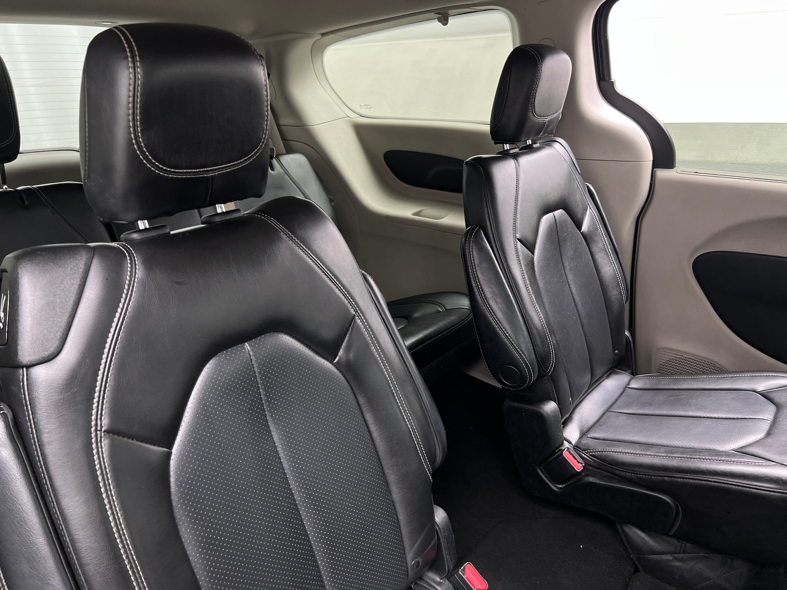 Thumbnail: 2023 Chrysler Pacifica - 5