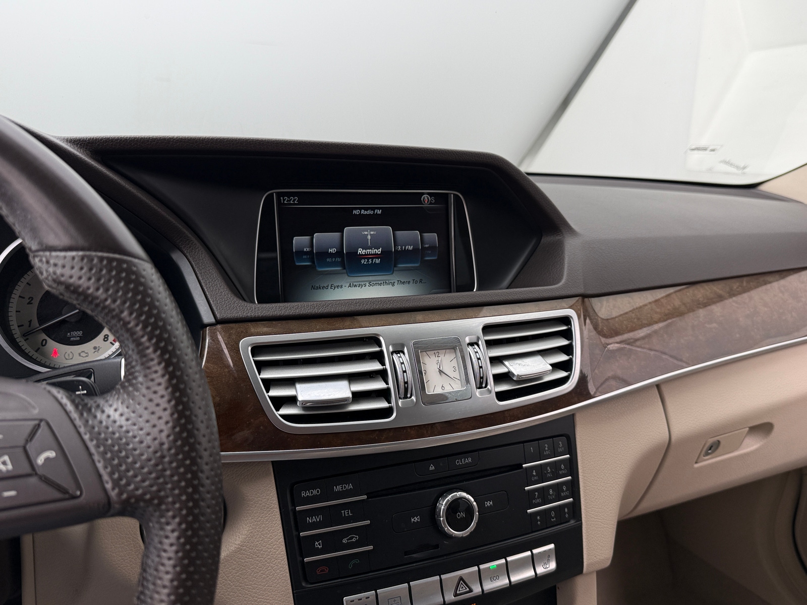 Thumbnail: 2016 Mercedes-Benz E-Class - 3