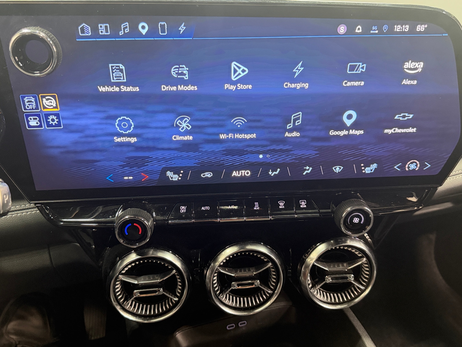 Thumbnail: 2024 Chevrolet Blazer EV - 3
