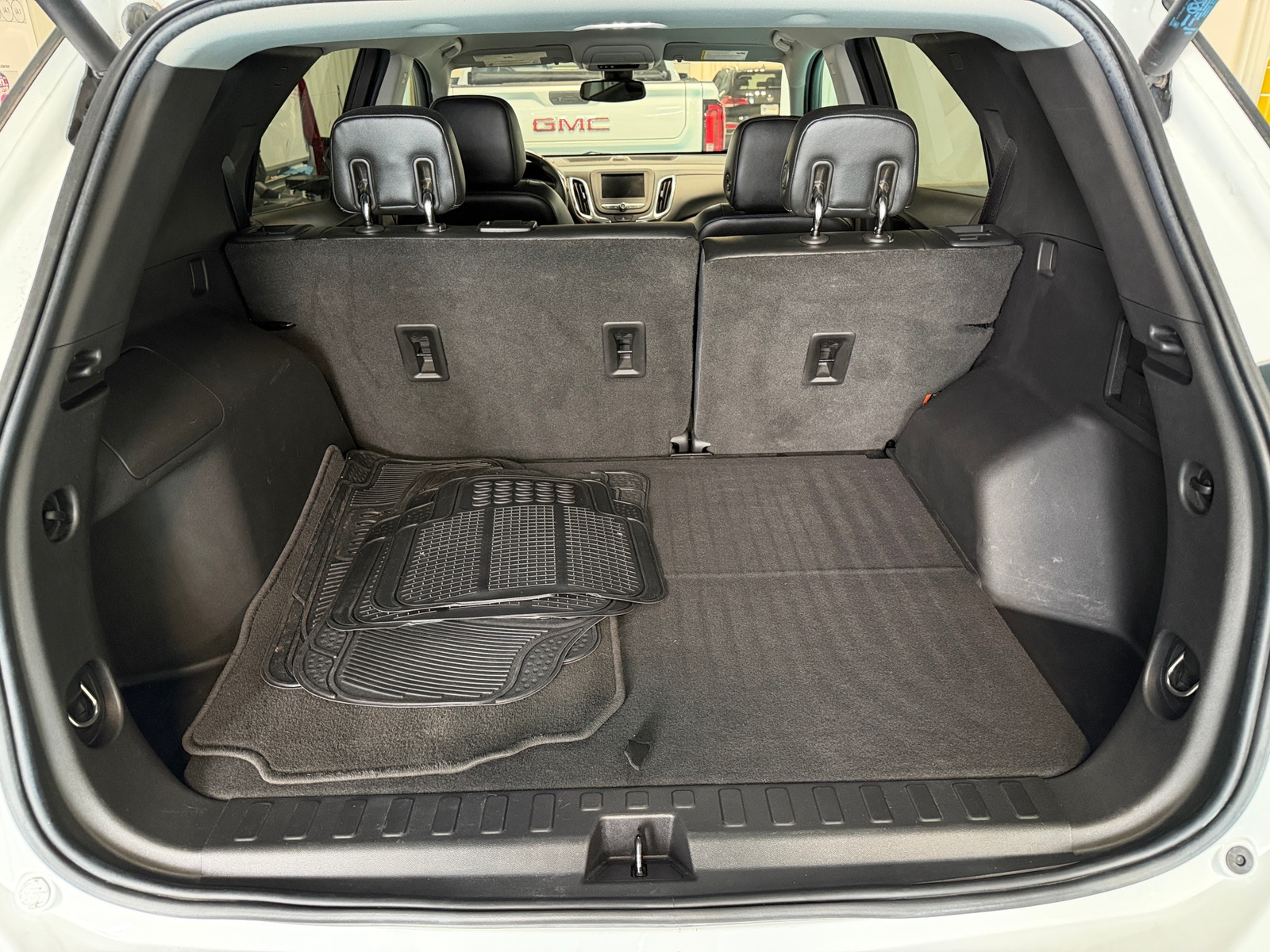 Thumbnail: 2020 Chevrolet Equinox - 6