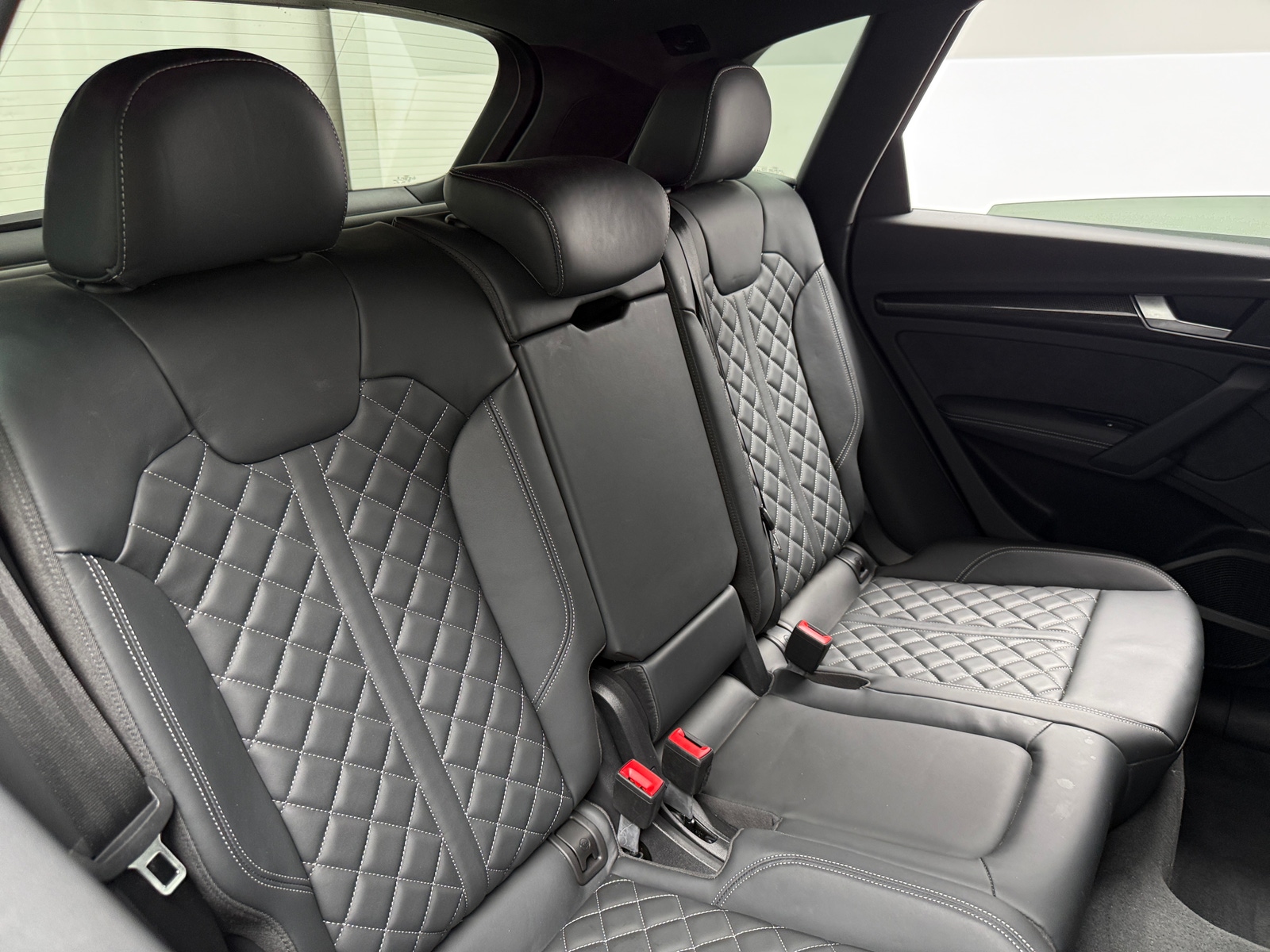 Thumbnail: 2023 Audi SQ5 - 6
