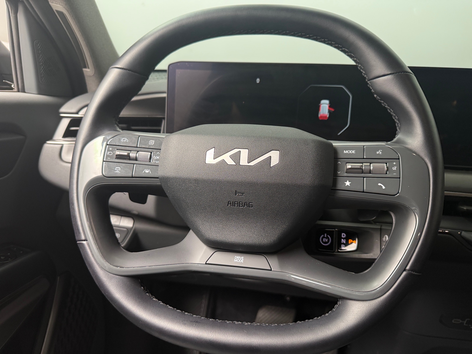 Thumbnail: 2024 Kia EV9 - 4