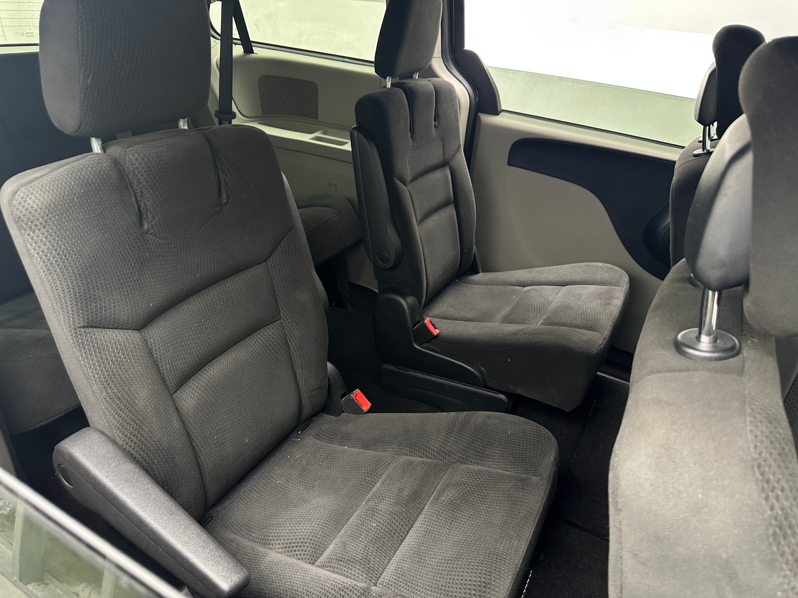 Thumbnail: 2016 Dodge Grand Caravan - 6