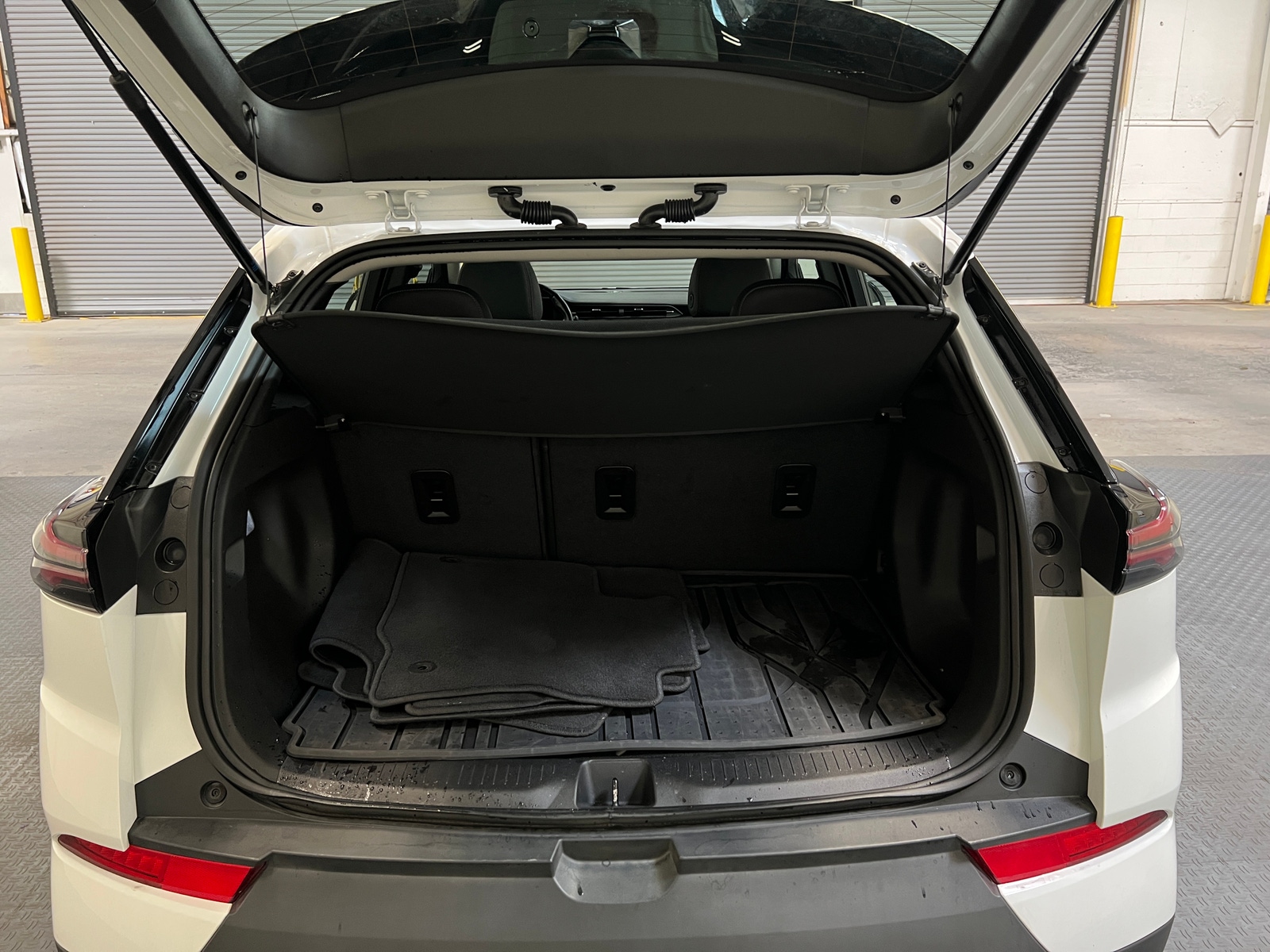 Thumbnail: 2023 Chevrolet Bolt EUV - 6
