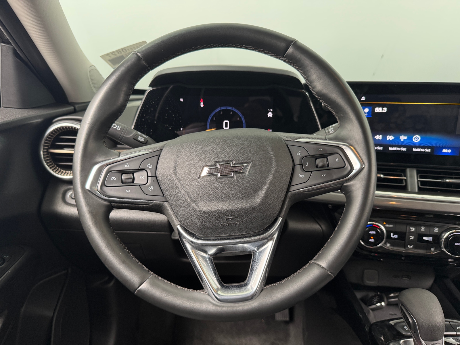Thumbnail: 2025 Chevrolet Trax - 4