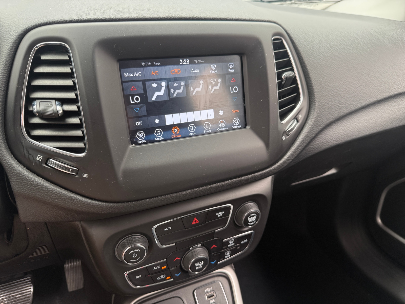 Thumbnail: 2019 Jeep Compass - 4