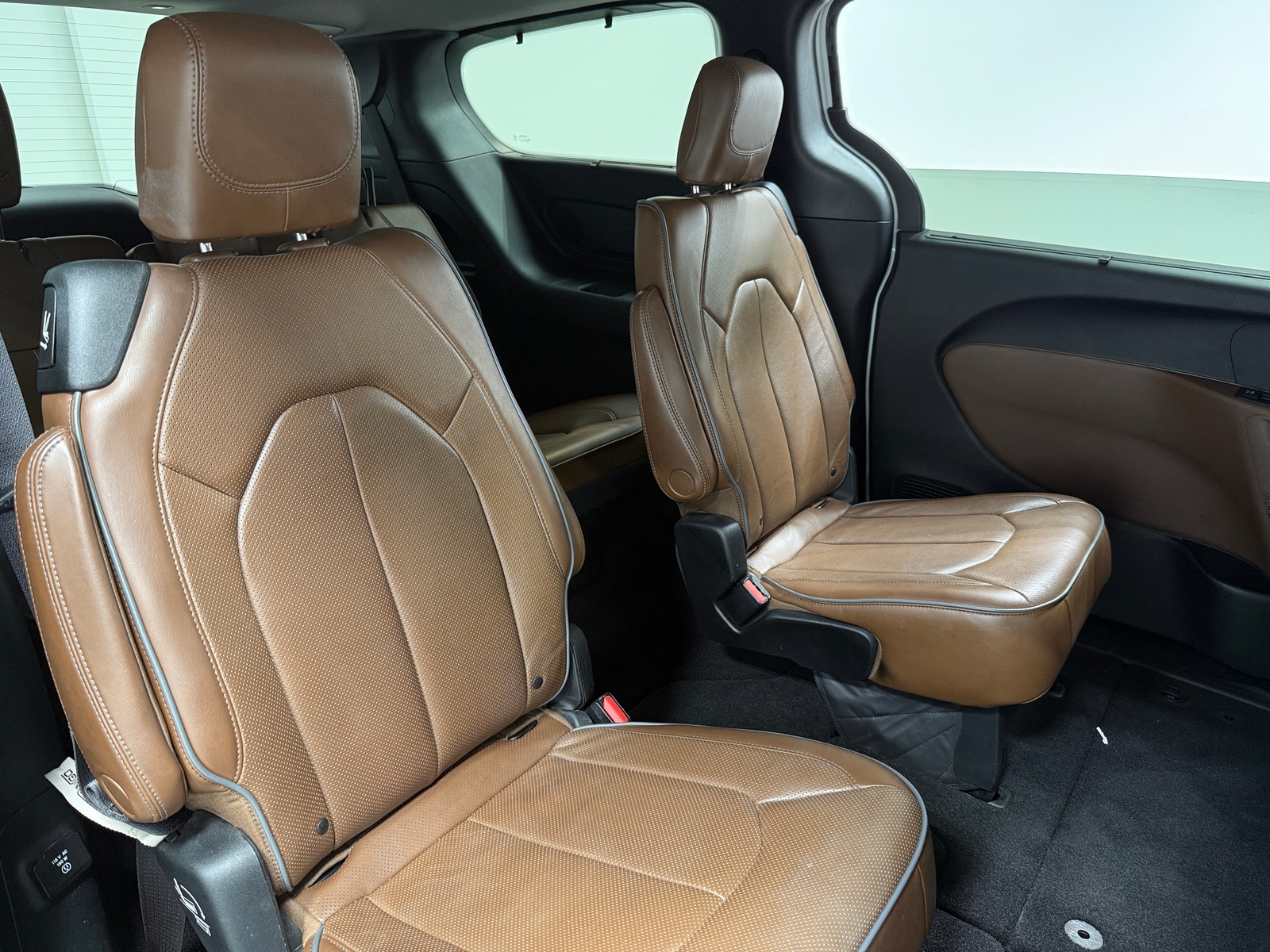 Thumbnail: 2018 Chrysler Pacifica - 5