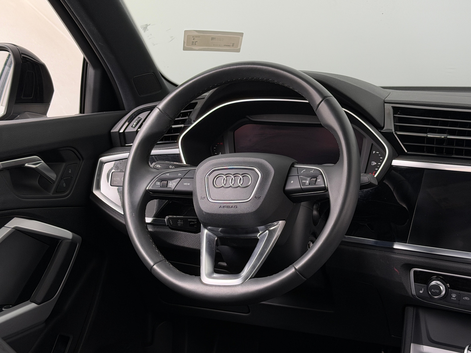 Thumbnail: 2025 Audi Q3 - 4