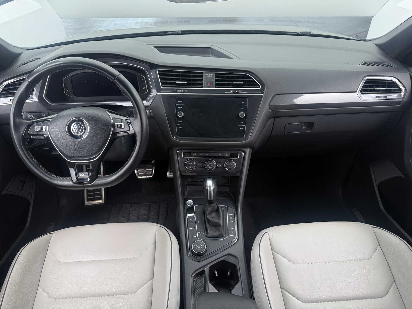 Thumbnail: 2020 Volkswagen Tiguan - 2